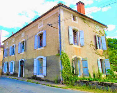 Maison à vendre à Nontron, Dordogne, Aquitaine, avec Leggett Immobilier