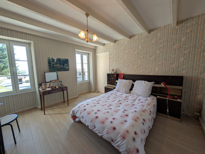 French property for sale in Montguyon, Charente-Maritime - €375,000 - photo 5