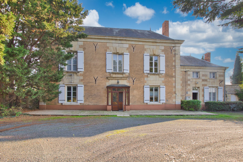 House for sale in Martaizé Vienne In the south Loire Valley