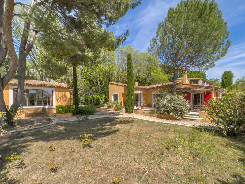 French property for sale in Cadenet, Vaucluse - €599,000 - photo 10