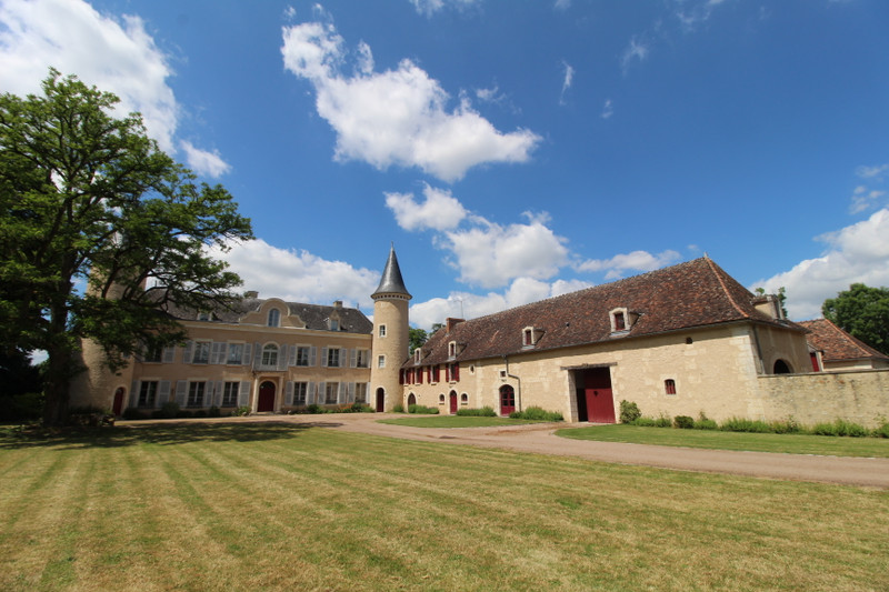 Chateau à vendre à Lureuil, Indre - 1.195.000 € - photo 1