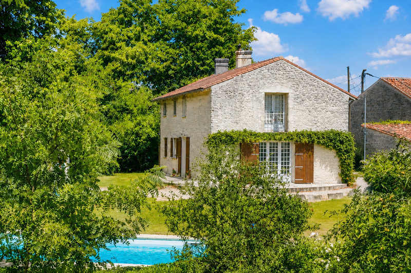 Propriété à vendre à Aumagne, Charente-Maritime - 300 000 €