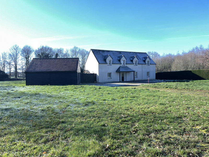 French property for sale in Radenac, Morbihan - €400,000 - photo 3
