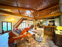 Maison à vendre à Montmoreau, Charente - 388.000 € - photo 4