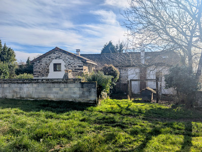French property for sale in Dournazac, Haute-Vienne - €199,800 - photo 2