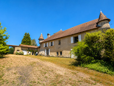 French property for sale in Marval, Haute-Vienne - €418,700 - photo 1