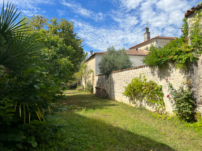 Maison à vendre à Vibrac, Charente, Poitou-Charentes, avec Leggett Immobilier