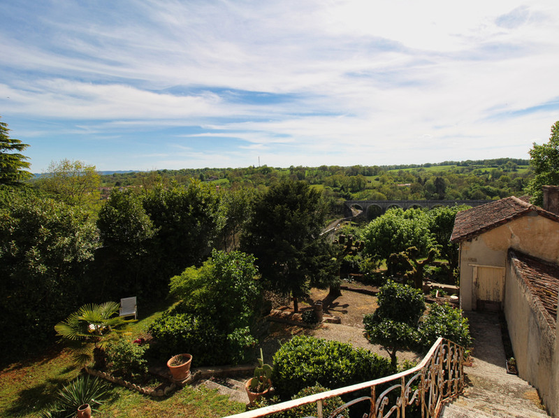 French property for sale in Bellac, Haute-Vienne - €294,000 - photo 2