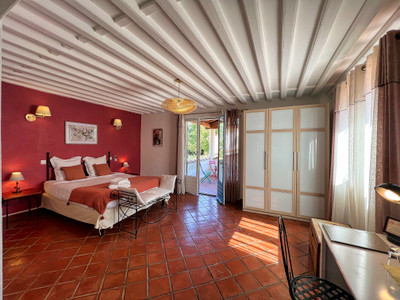 French property for sale in Le Val, Var - €1,490,000 - photo 2