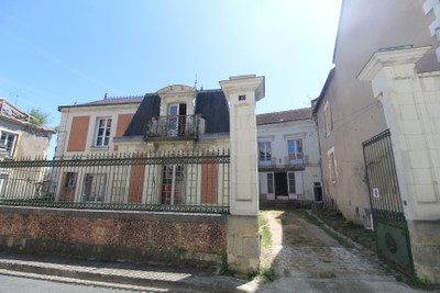 Maison à vendre à Preuilly-sur-Claise, Indre-et-Loire, Centre, avec Leggett Immobilier