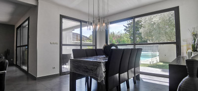 French property for sale in Avignon, Vaucluse - €397,000 - photo 2