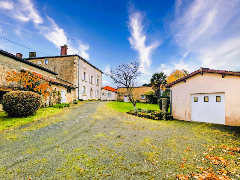 French property for sale in Vausseroux, Deux-Sèvres - €143,000 - photo 0