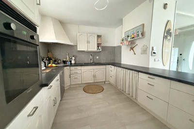 French property for sale in Izon, Gironde - €328,600 - photo 4