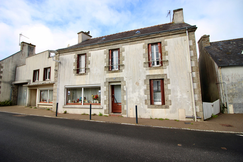 French property for sale in Guiscriff, Morbihan - &#8364;99,000 - photo 2