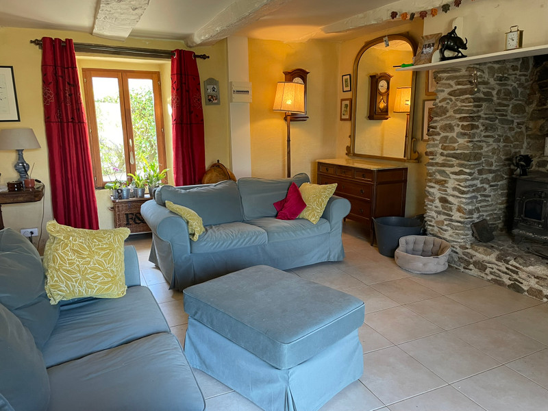 French property for sale in Saint-Caradec, Côtes-d'Armor - €199,800 - photo 1