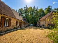 Propriété à vendre à Bussière-Galant, Haute-Vienne - 205 200 € - photo n°1