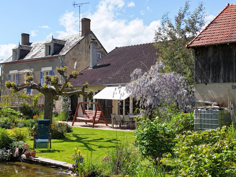 French property for sale in Feusines, Indre - €235,400 - photo 0