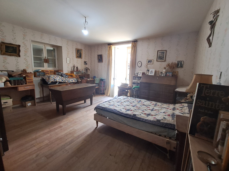 French property for sale in Cherval, Dordogne - €399,000 - photo 5