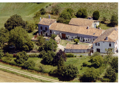 Maison à vendre à Verteillac, Dordogne, Aquitaine, avec Leggett Immobilier
