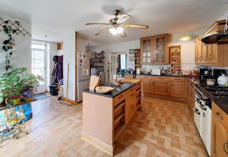 French property for sale in Paizay-Naudouin-Embourie, Charente - €214,000 - photo 4