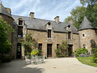 Chateau à vendre à Saint-Hilaire-du-Harcouët, Manche - 950 000 € - photo 1
