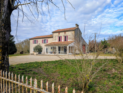 Maison à vendre à Ébréon, Charente, Poitou-Charentes, avec Leggett Immobilier