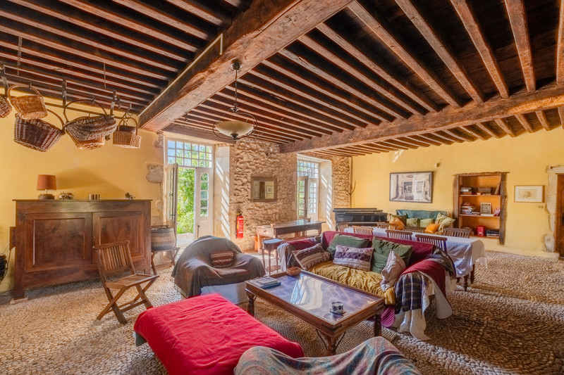 French property for sale in Vouthon, Charente - €850,000 - photo 1