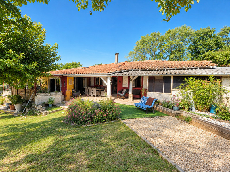 French property for sale in Dignac, Charente - €199,500 - photo 0