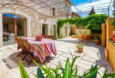 Maison à vendre à Rustrel, Vaucluse, PACA, avec Leggett Immobilier