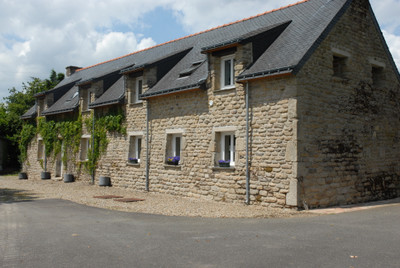 French property for sale in Plouray, Morbihan - €858,600 - photo 2