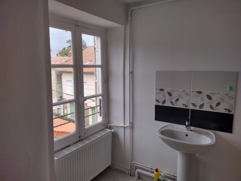 French property for sale in Montmorillon, Vienne - €41,600 - photo 6