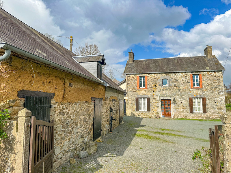 French property for sale in Saint-Sauveur-Villages, Manche - €214,900 - photo 2