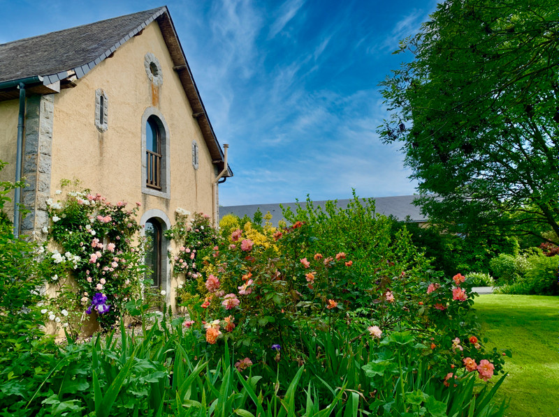 French property for sale in Saint-Pierre-sur-Erve, Mayenne - €850,000 - photo 10