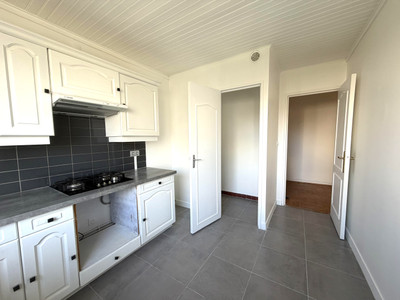 French property for sale in Vélizy-Villacoublay, Yvelines - €299,000 - photo 3