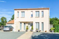 Maison à vendre à Bernay-Saint-Martin, Charente-Maritime - 272.800 € - photo 1