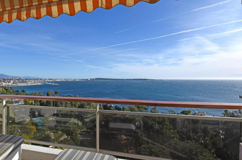 French property for sale in Cannes, Alpes-Maritimes - €1,180,000 - photo 2