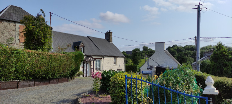 French property for sale in Sourdeval, Manche - €137,800 - photo 1