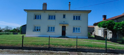 Maison à vendre à Raix, Charente, Poitou-Charentes, avec Leggett Immobilier
