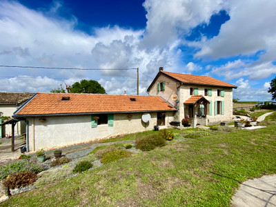 French property for sale in Messac, Charente-Maritime - €278,000 - photo 1