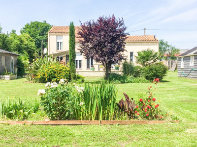 French property for sale in Bernay-Saint-Martin, Charente-Maritime - €272,800 - photo 2
