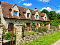 Propriété à vendre à Saint-Agnant-de-Versillat, Creuse - 246 100 € - photo n°1