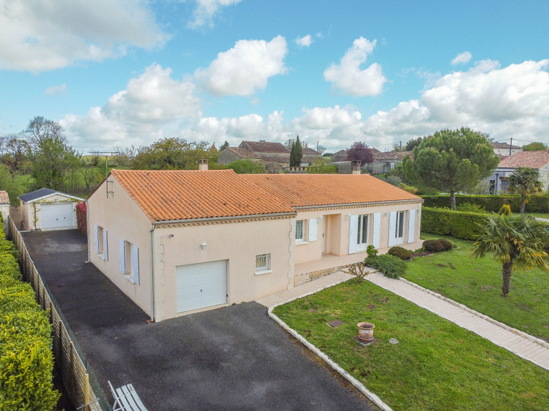 French property for sale in Mouthiers-sur-Boëme, Charente - €229,000 - photo 2