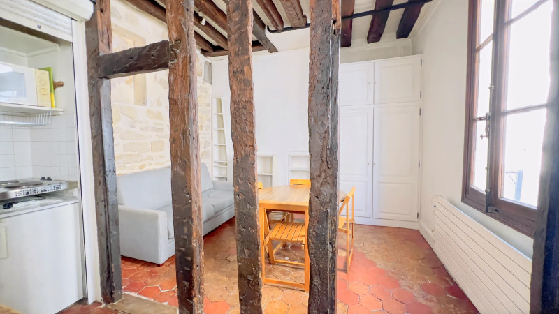 French property for sale in Paris 4e Arrondissement, Paris - €320,000 - photo 2