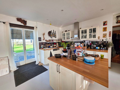 French property for sale in Pressac, Vienne - €275,000 - photo 2