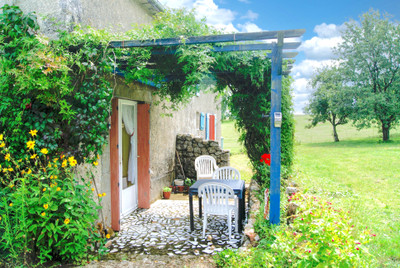 Maison à vendre à Vernoux-en-Gâtine, Deux-Sèvres, Poitou-Charentes, avec Leggett Immobilier