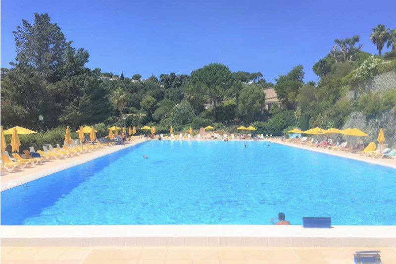 French property for sale in Villeneuve-Loubet, Alpes-Maritimes - €1,200,000 - photo 9
