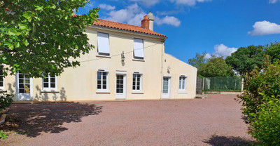 Maison à vendre à Fontenay-le-Comte, Vendée, Pays de la Loire, avec Leggett Immobilier