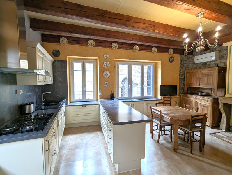 French property for sale in Chavanay, Loire - €288,000 - photo 2
