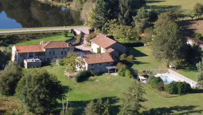 Maison à vendre à Busserolles, Dordogne - 900 000 € - photo 1