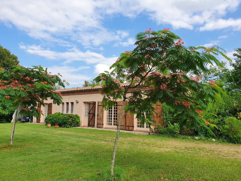 French property for sale in Clairac, Lot-et-Garonne - €299,000 - photo 1